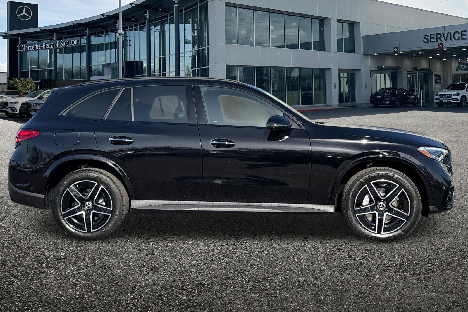 New 2026 Mercedes-Benz GLC 300 4MATIC image 3