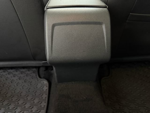 Used 2025 Volkswagen Jetta SE FWD image 31