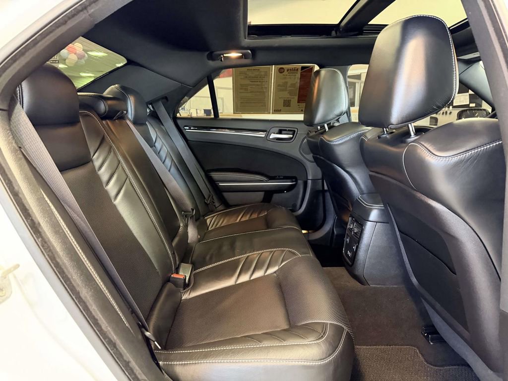 Used 2023 Chrysler 300 C image 13