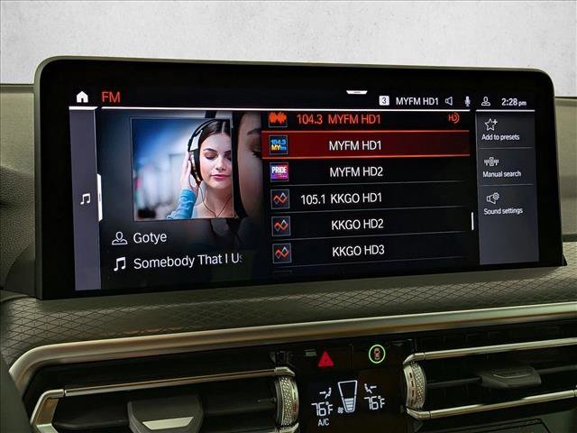 Used 2025 BMW X4 xDrive30i w/ Premium Package image 17