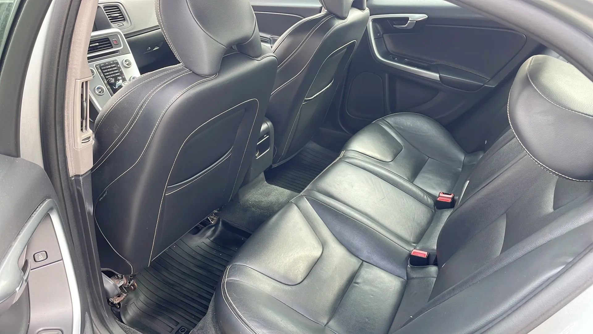 Used 2017 Volvo S60 T5 Dynamic image 12