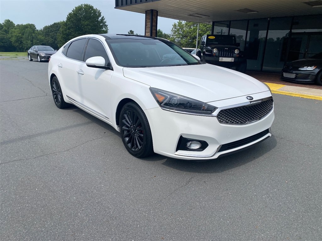 Used 2017 Kia Cadenza Premium w/ Luxury Package