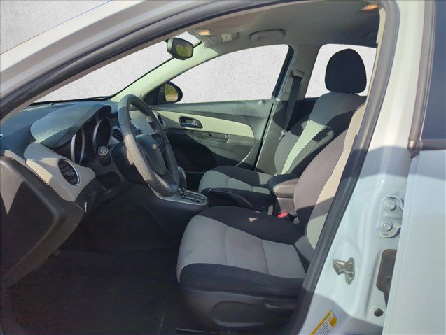 Used 2014 Chevrolet Cruze LS FWD image 17