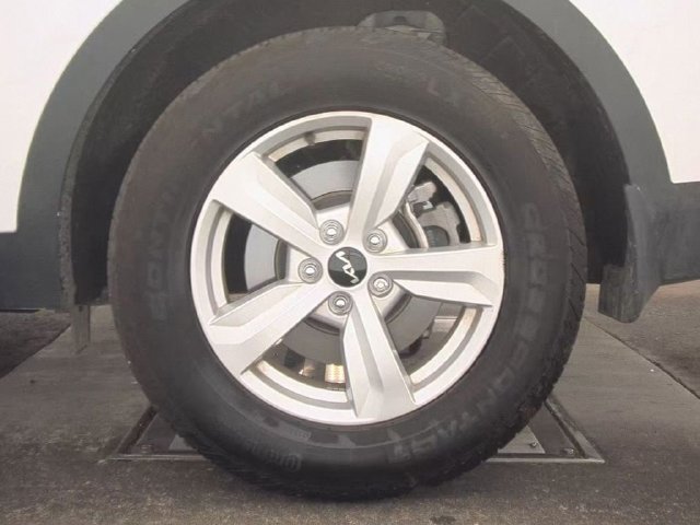 Certified 2026 Kia Sorento LX FWD image 11