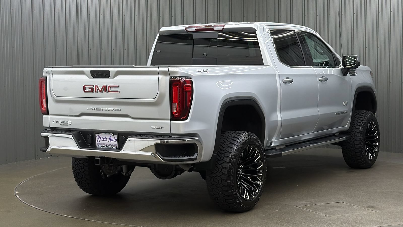 Used 2022 GMC Sierra 1500 SLT w/ SLT Convenience Package AWD/4WD image 5