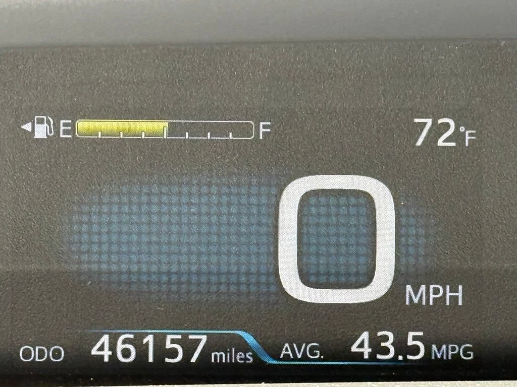Used 2017 Toyota Prius Three Touring w/ Carpet Mat Package FWD image 10