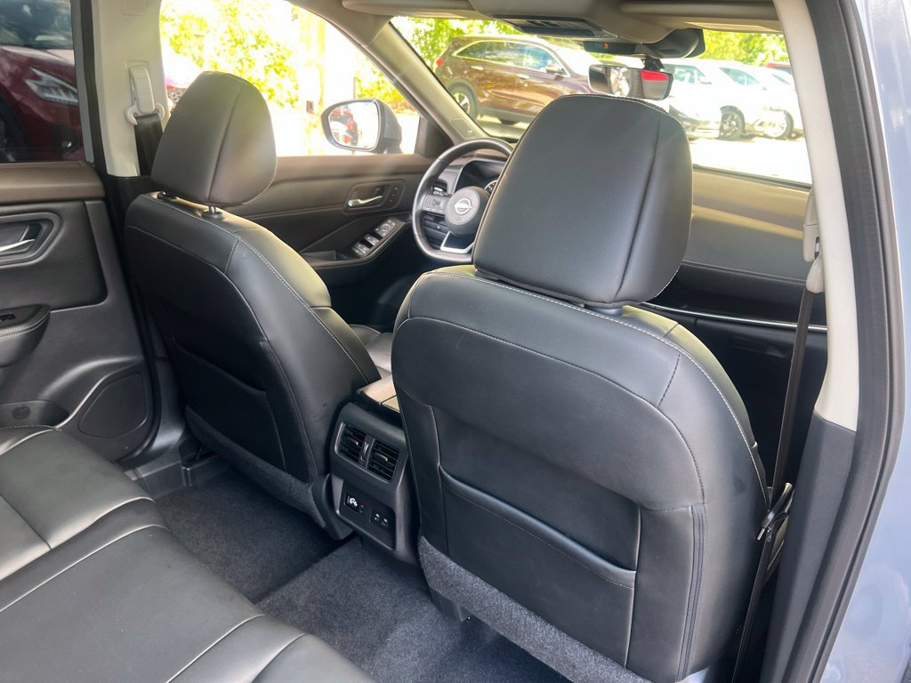 Used 2022 Nissan Rogue SL w/ SL Premium Package FWD image 17