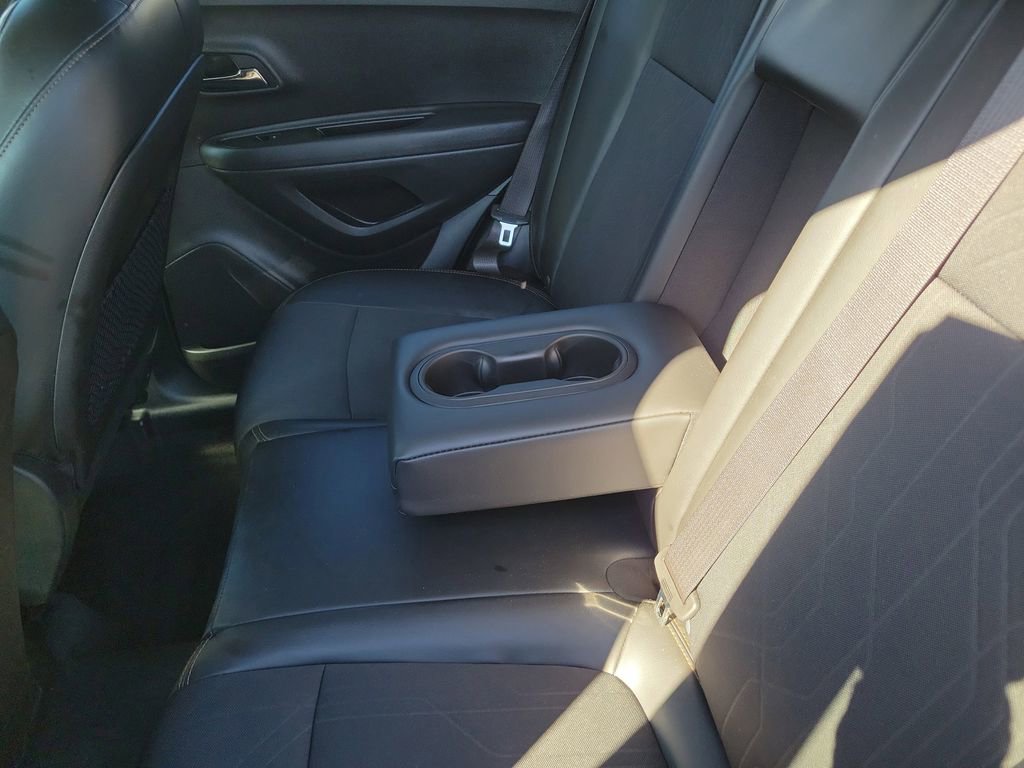 Used 2018 Chevrolet Trax LT w/ LT Convenience Package image 10