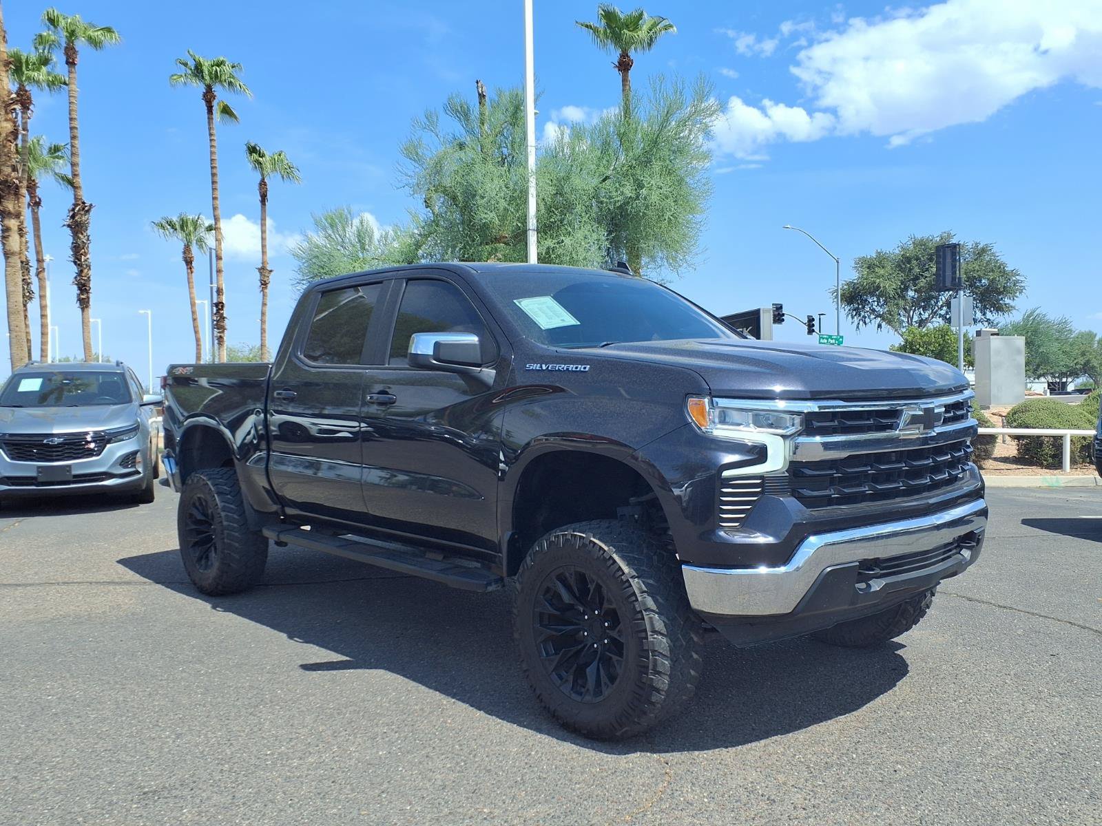 Used 2023 Chevrolet Silverado 1500 LT AWD/4WD image 3