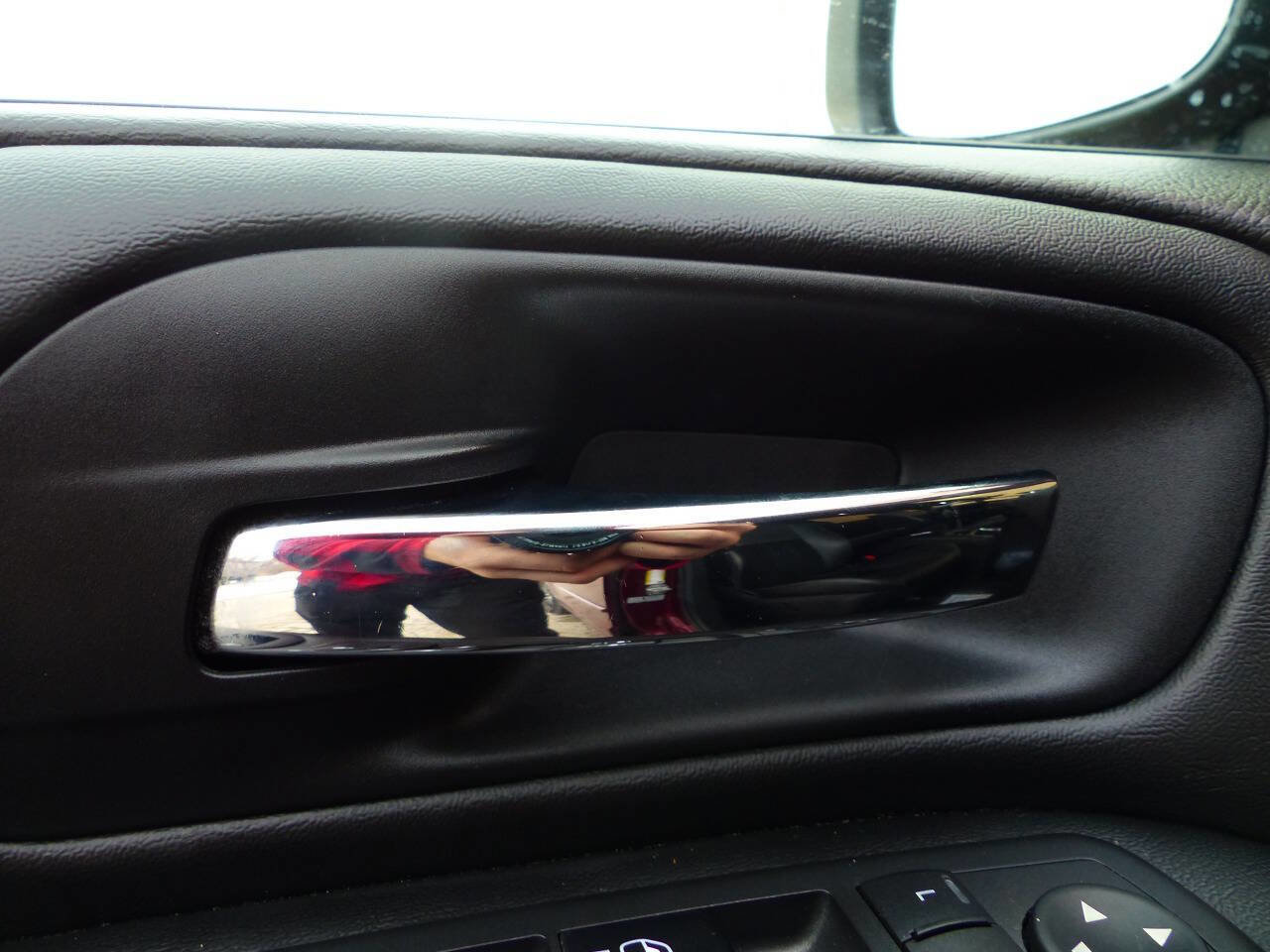 Used 2017 Dodge Grand Caravan SXT w/ Driver Convenience Group image 18