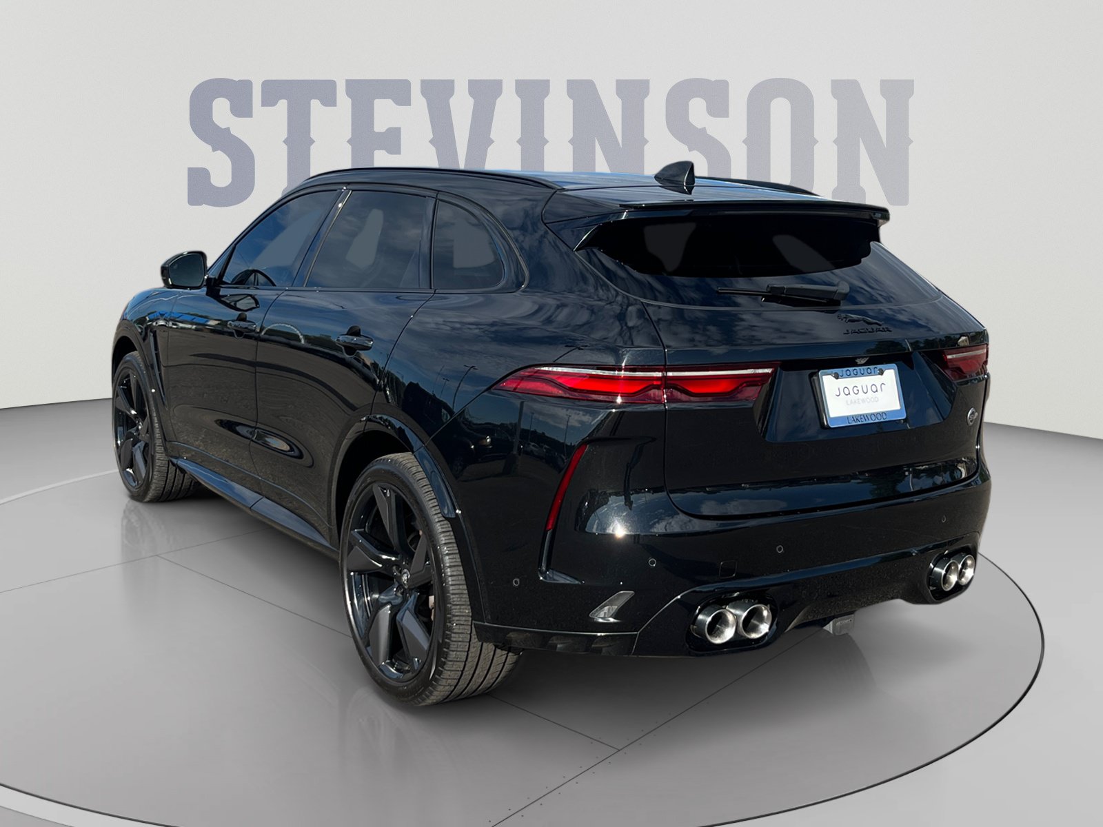Used 2024 Jaguar F-PACE SVR AWD/4WD image 3