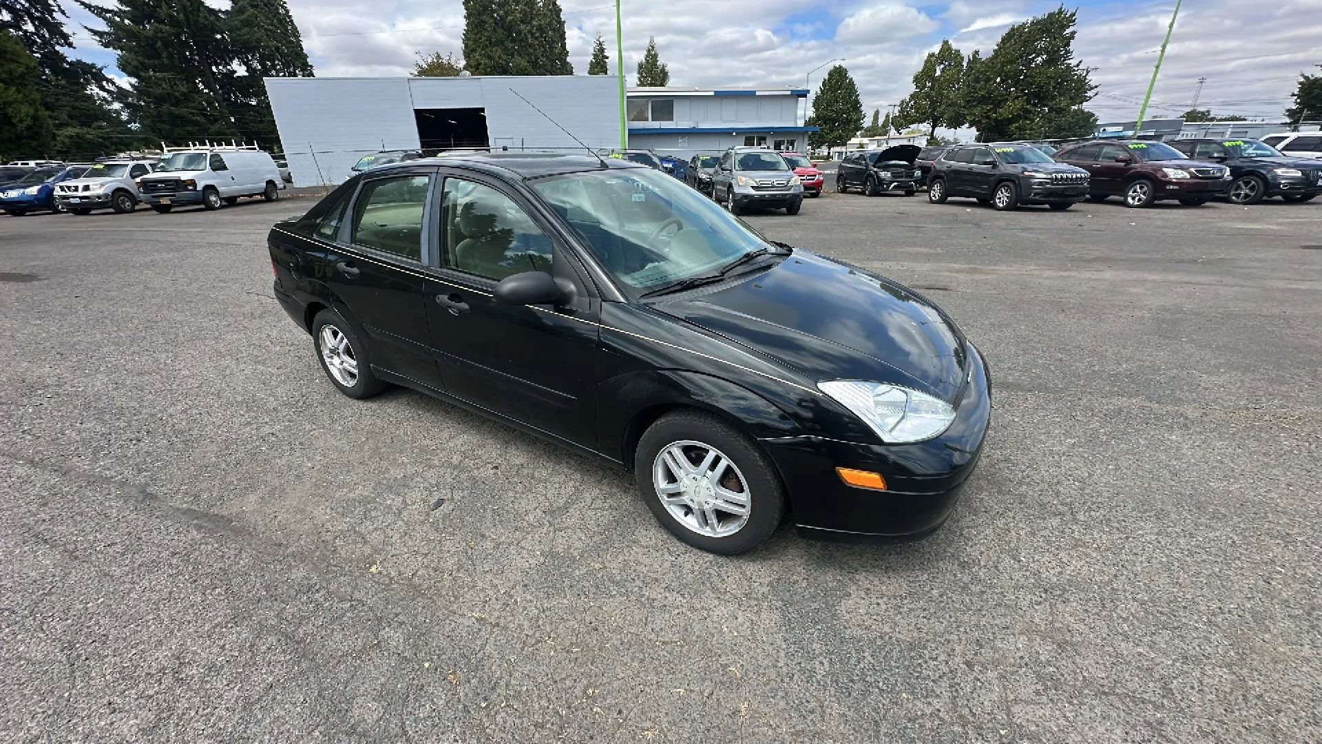 Used 2001 Ford Focus SE image 2