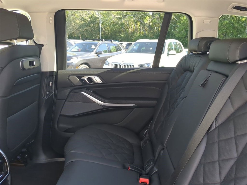 New 2026 BMW X7 xDrive40i w/ Premium Package image 14