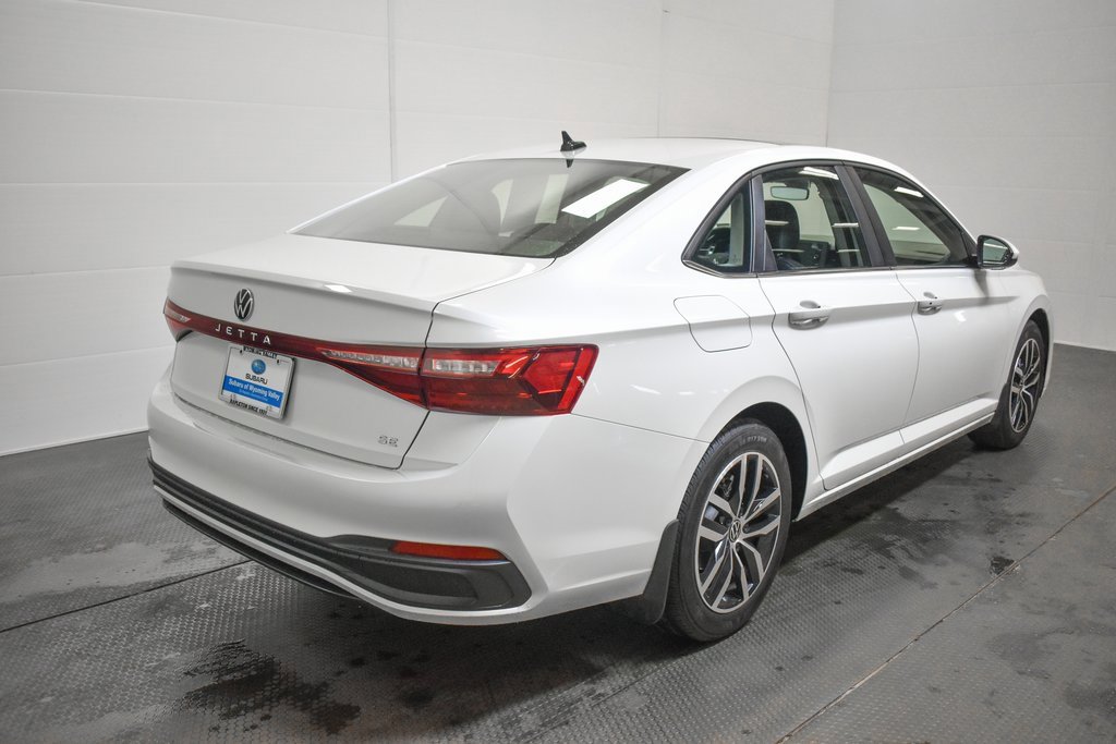 Used 2025 Volkswagen Jetta SE image 5