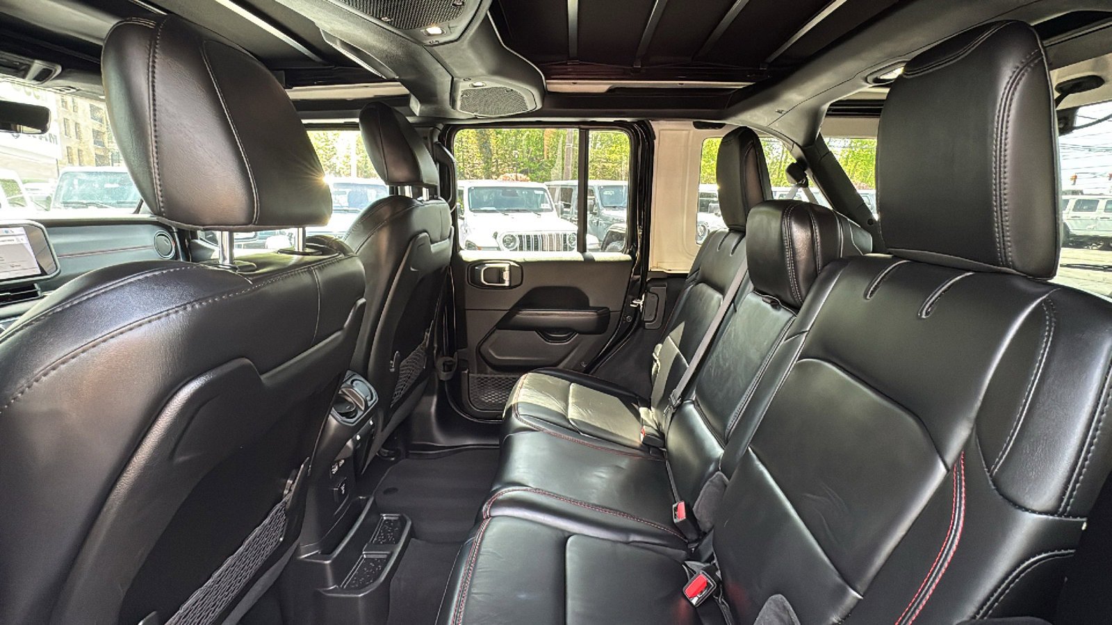 Certified 2024 Jeep Wrangler Unlimited Rubicon AWD/4WD image 28
