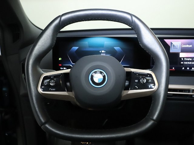 Used 2024 BMW iX xDrive50 w/ Premium Package AWD/4WD image 23