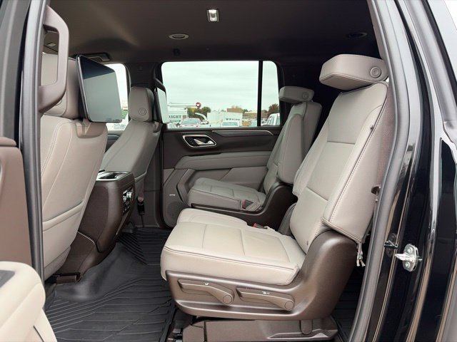 Used 2024 GMC Yukon XL SLT w/ SLT Luxury Package AWD/4WD image 35