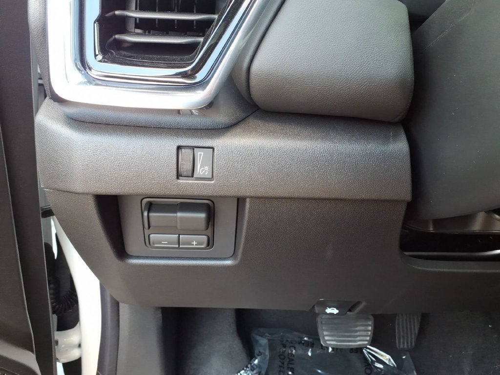 New 2026 GMC Canyon Elevation w/ Convenience Package RWD image 11