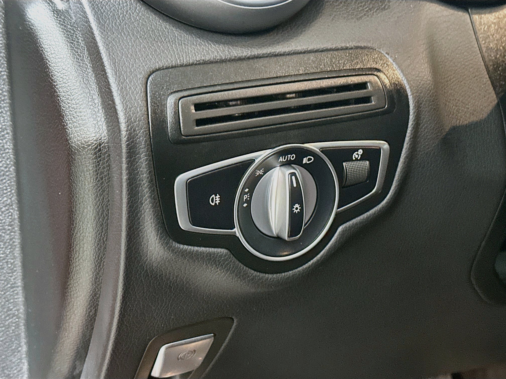 Used 2022 Mercedes-Benz GLC 300 4MATIC image 10