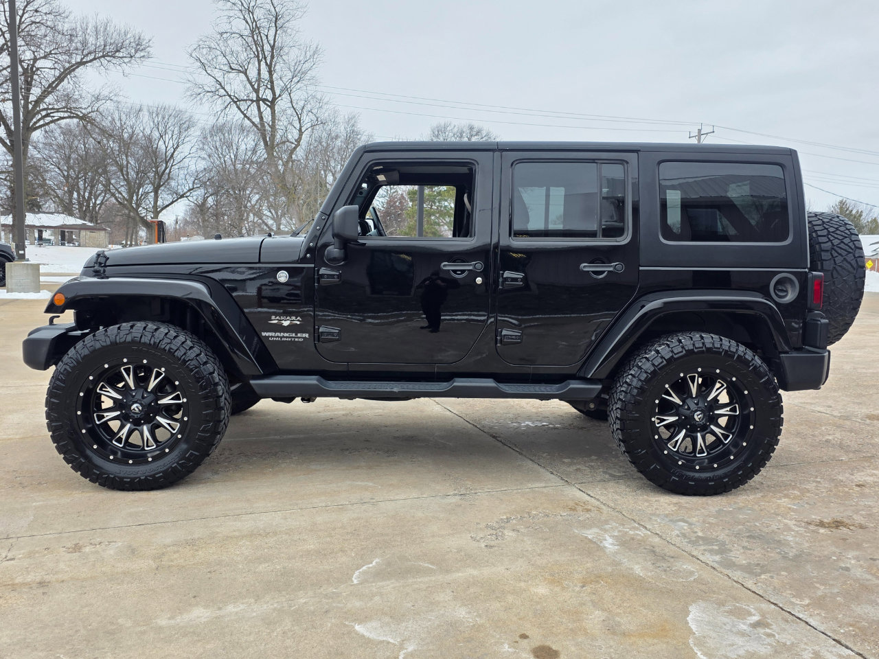 Used 2016 Jeep Wrangler Unlimited Sahara image 5