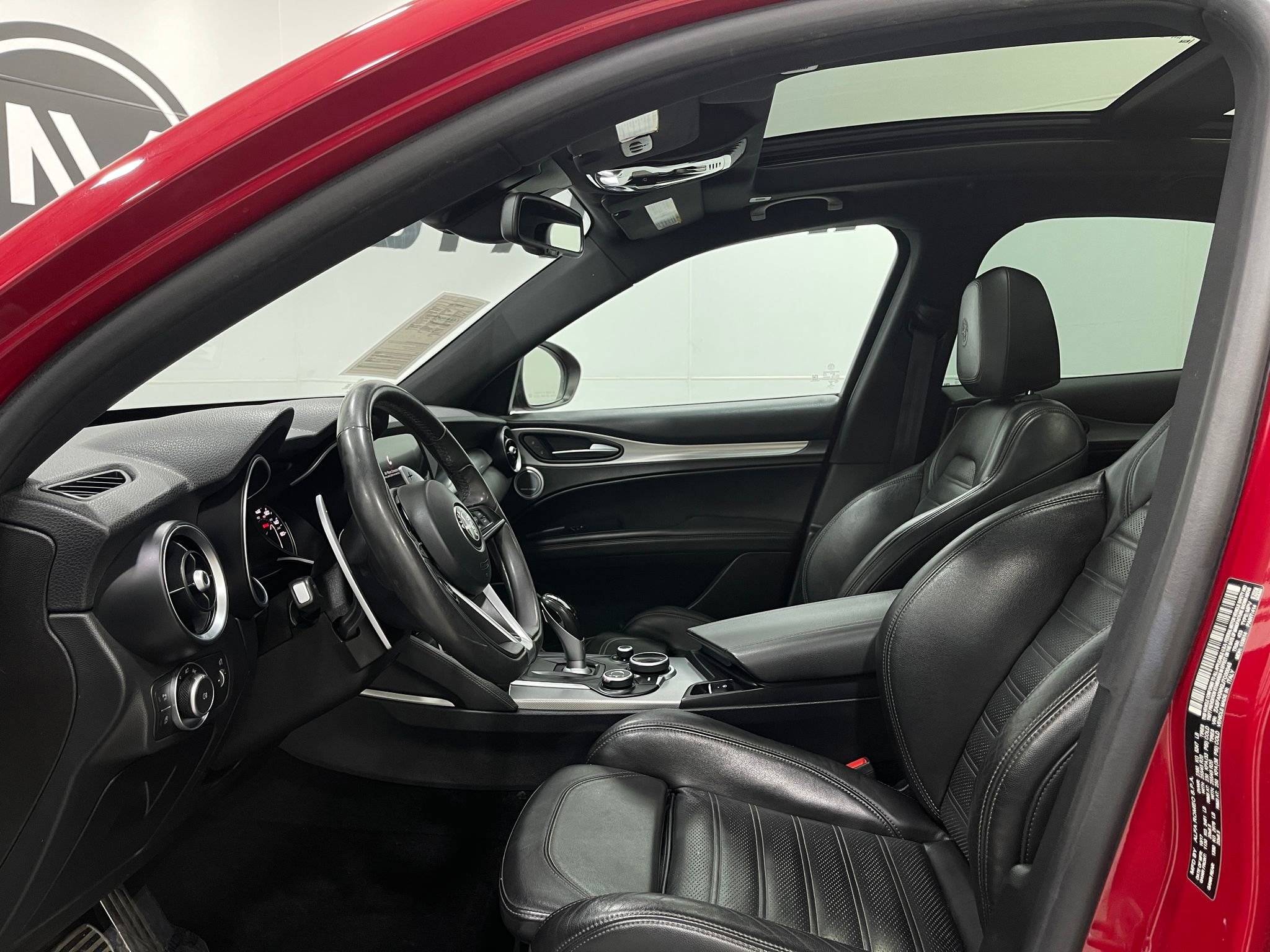 Used 2018 Alfa Romeo Stelvio Ti Sport AWD/4WD image 13