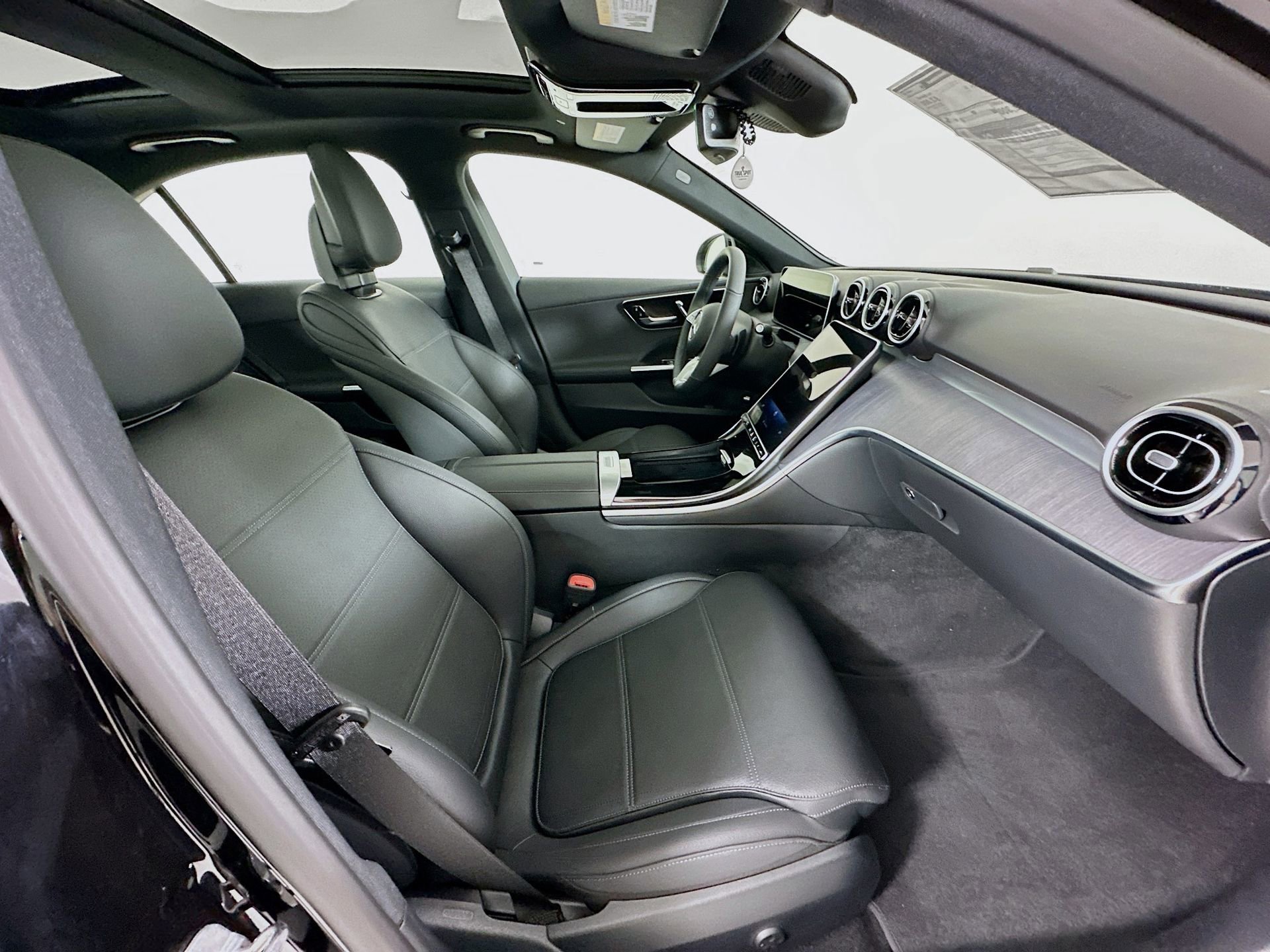New 2026 Mercedes-Benz C 300 4MATIC Sedan image 28