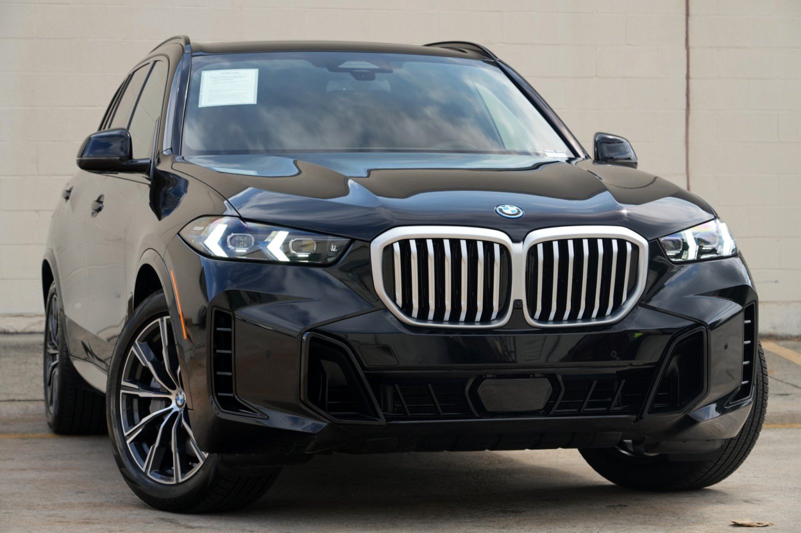 Used 2026 BMW X5 xDrive50e w/ Executive Package AWD/4WD image 4