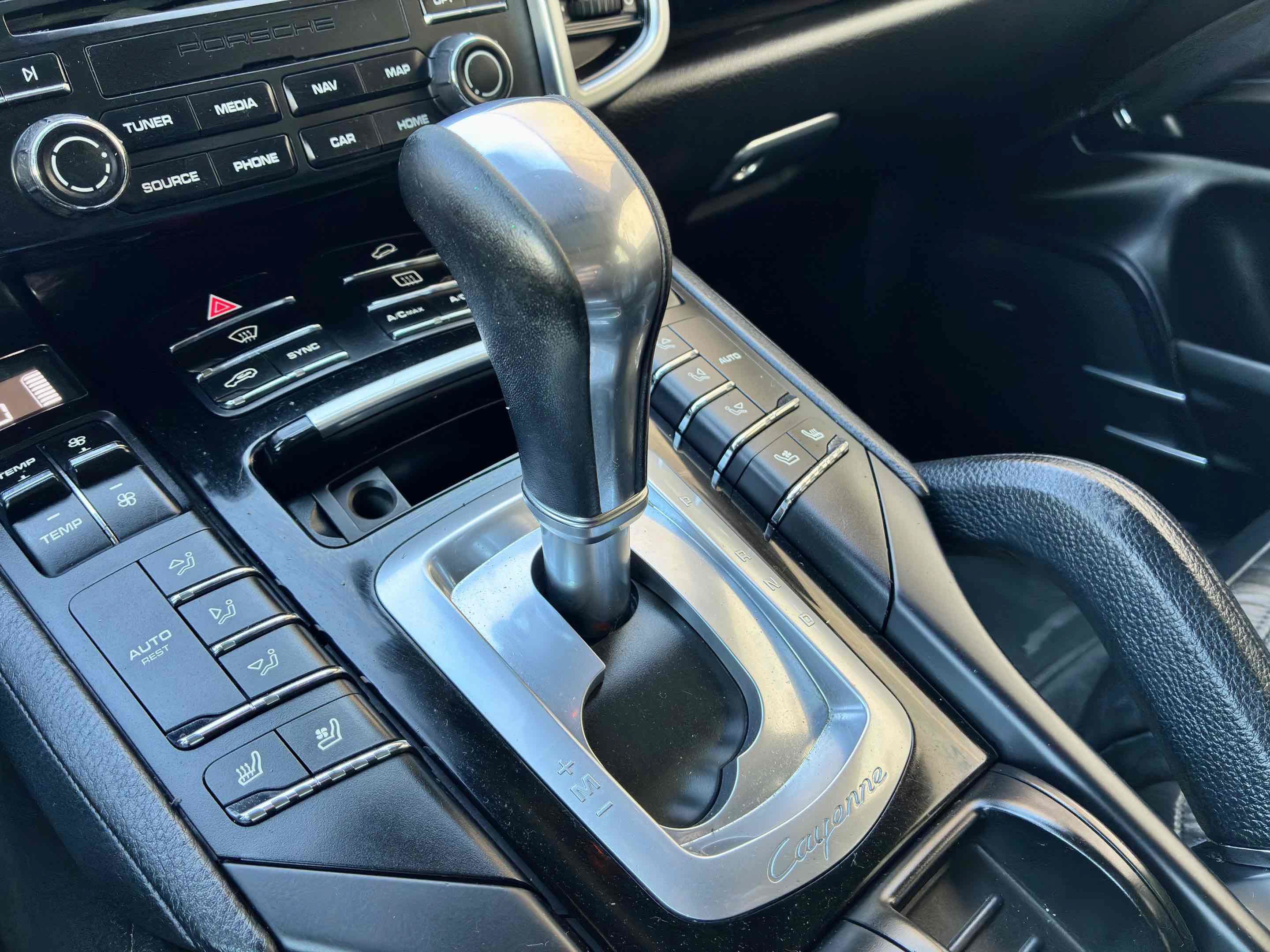 Used 2017 Porsche Cayenne AWD/4WD image 26