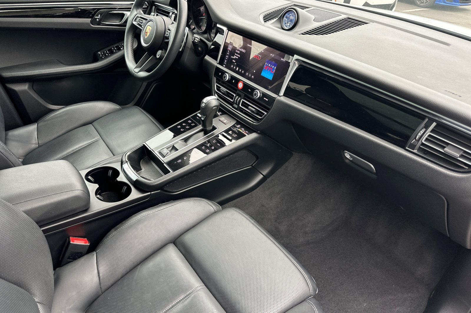 Used 2023 Porsche Macan AWD/4WD image 15