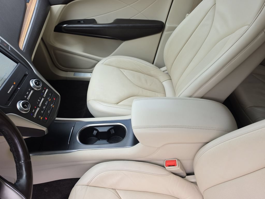 Used 2016 Lincoln MKC Select w/ Select Plus Package FWD image 27