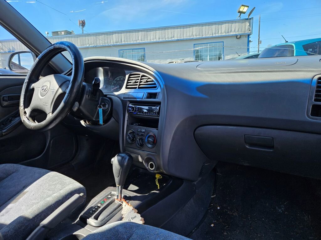 Used 2001 Hyundai Elantra GLS image 15