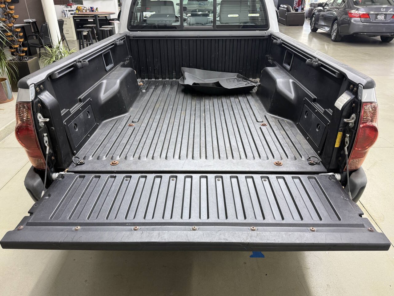 Used 2012 Toyota Tacoma 2WD Regular Cab image 9