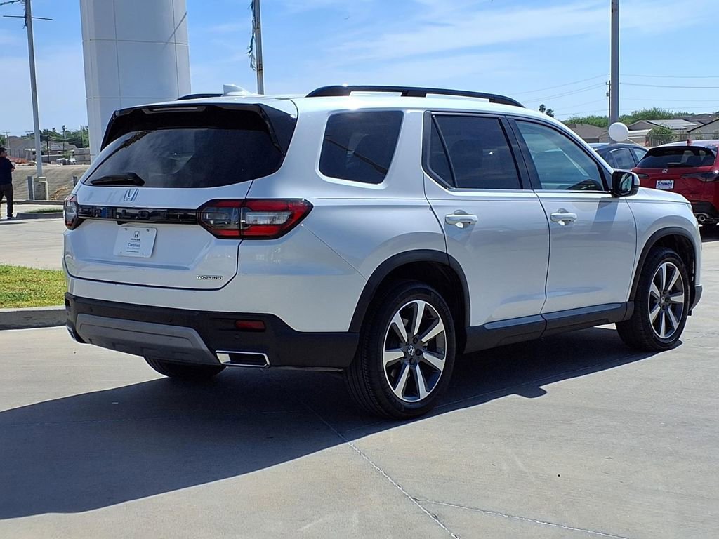 Certified 2024 Honda Pilot Touring image 7