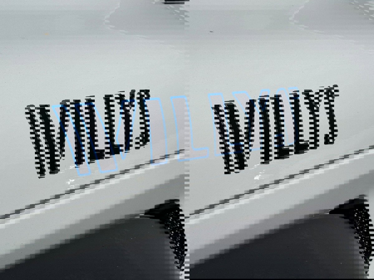 Used 2023 Jeep Wrangler Unlimited image 4