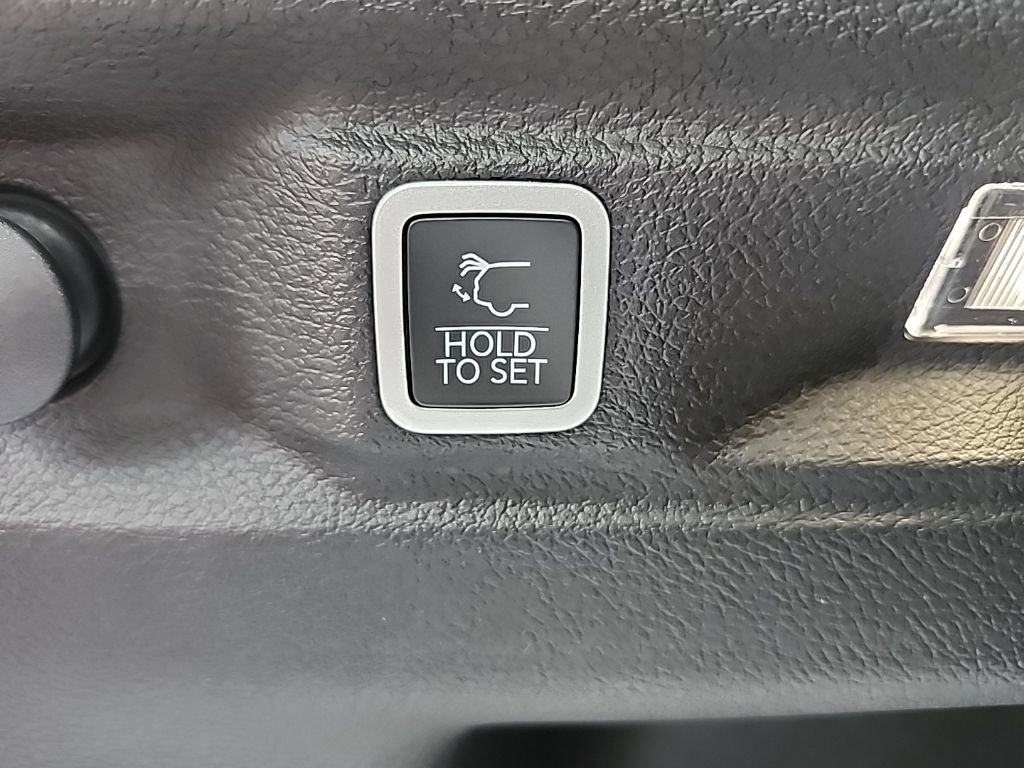 New 2025 Jeep Grand Cherokee L Altitude image 19