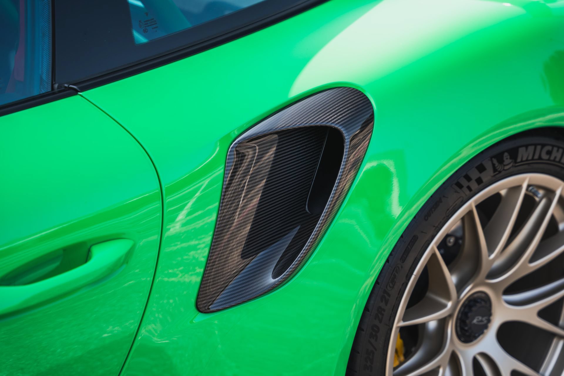 Used 2018 Porsche 911 GT2 RS RWD image 13