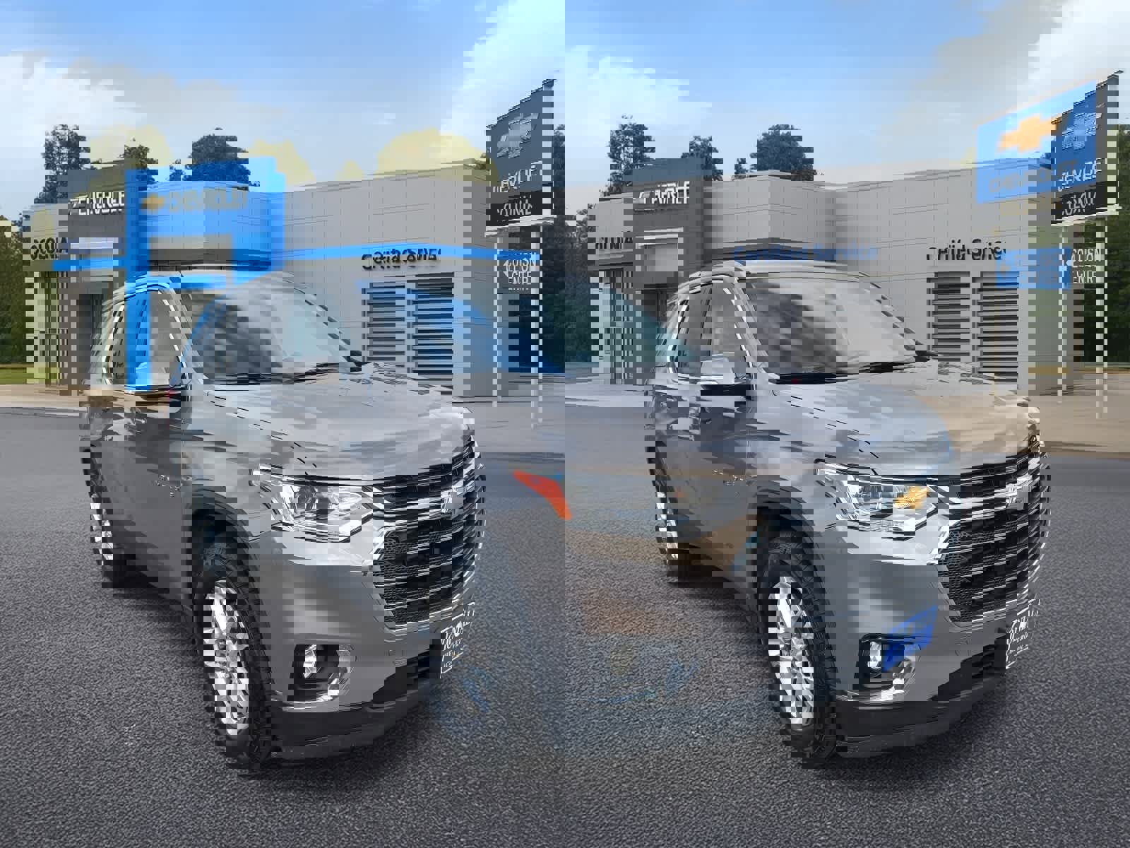 Used 2018 Chevrolet Traverse LT image 2