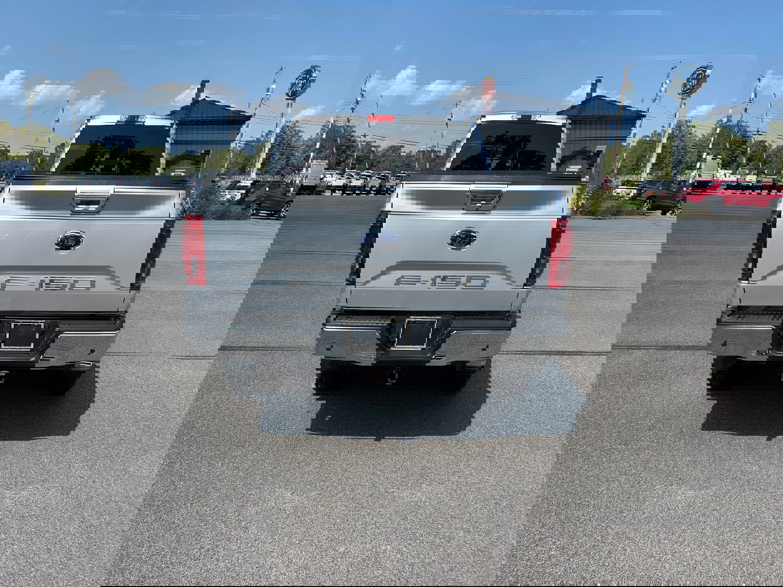 Used 2017 Ford F150 Lariat w/ Equipment Group 502A Luxury image 4