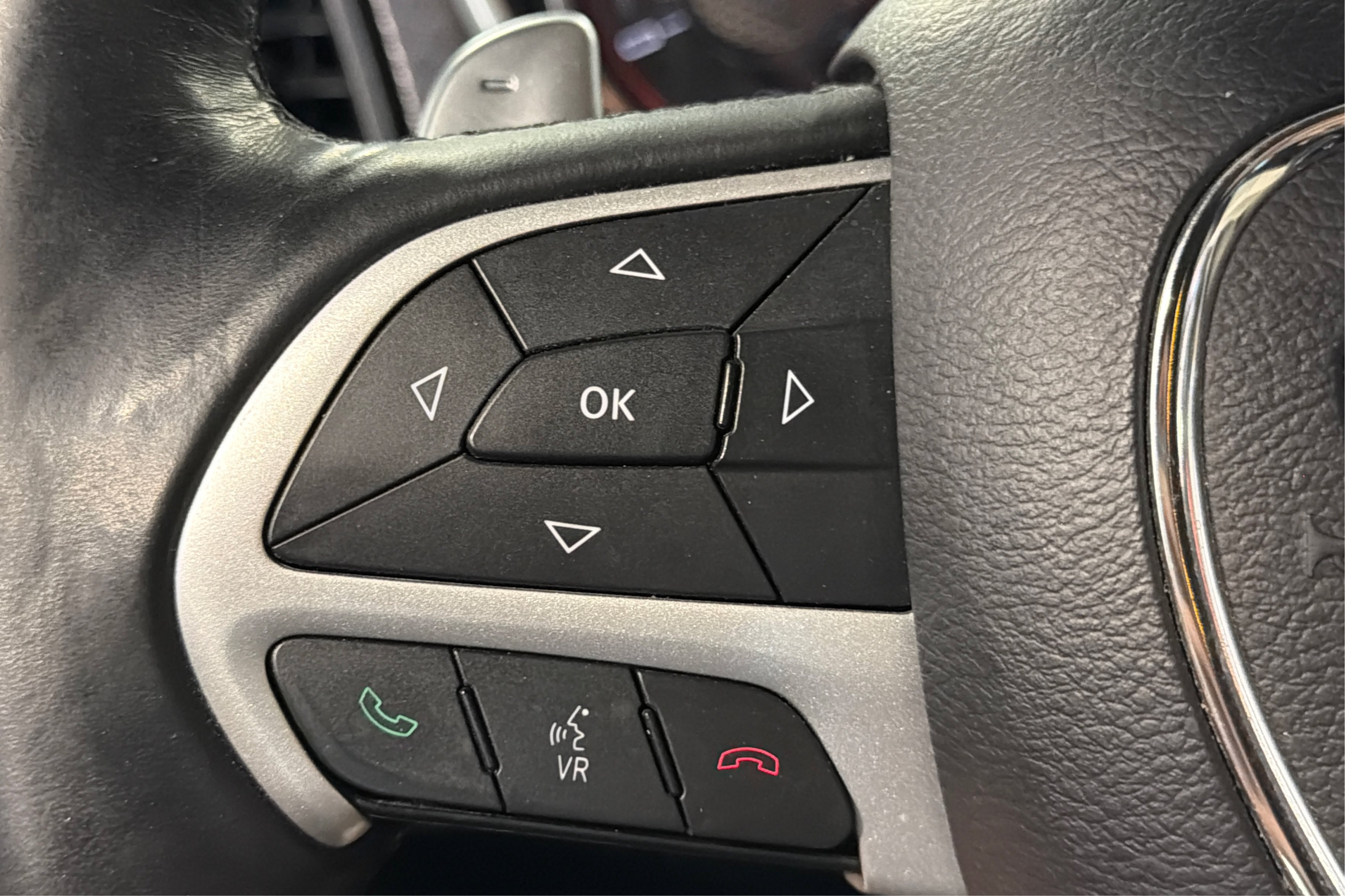 Used 2016 Dodge Challenger SXT Plus RWD image 23