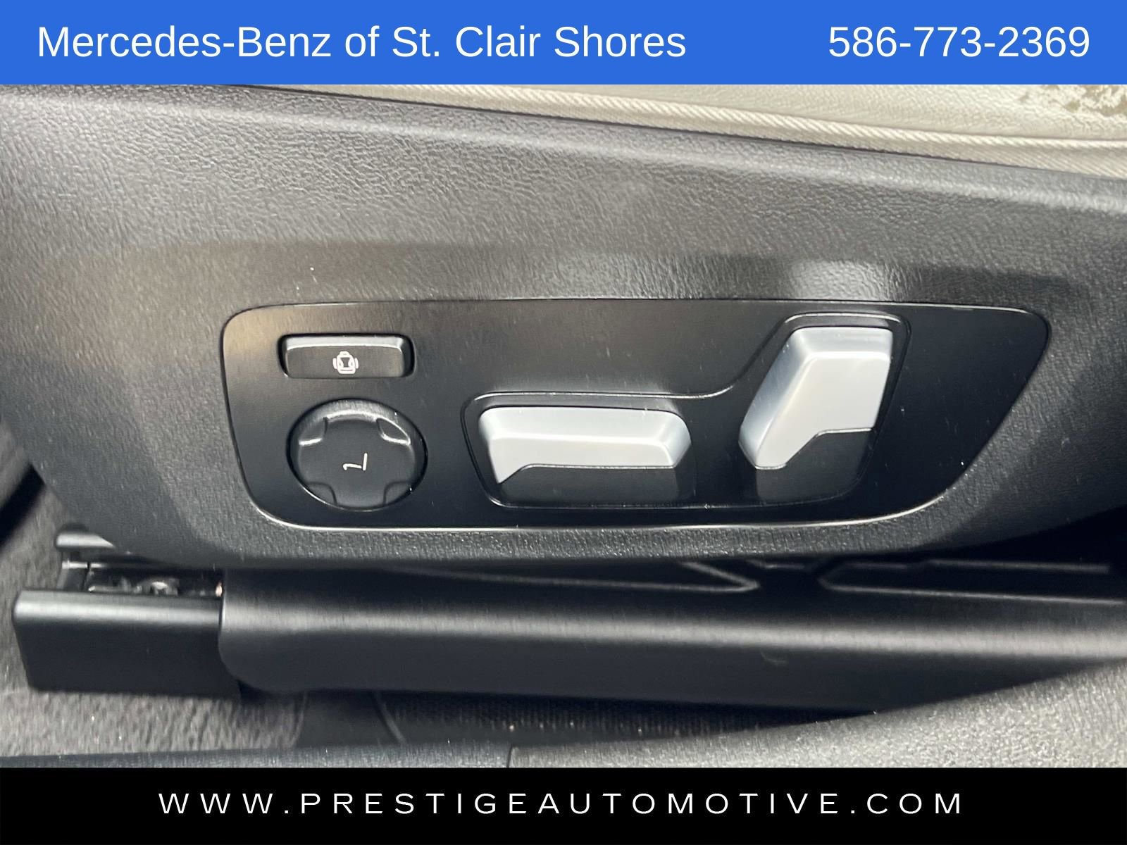 Used 2023 BMW M3 w/ M Carbon Exterior Package image 25