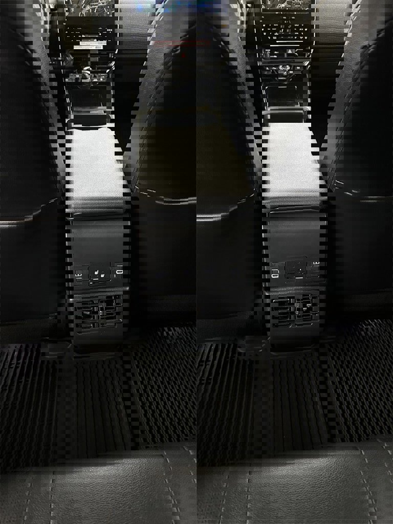 Used 2023 Toyota bZ4X Limited image 26