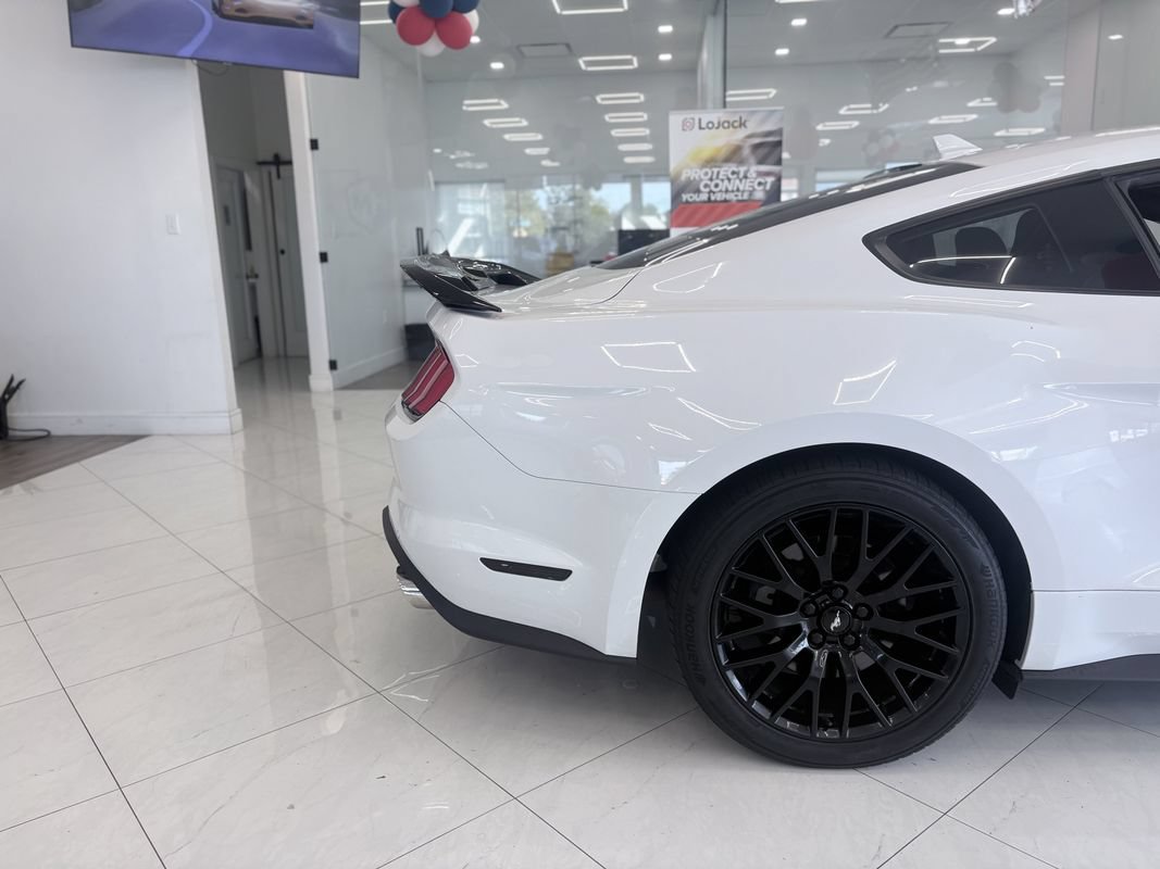 Used 2021 Ford Mustang GT Premium w/ GT Performance Package RWD image 8