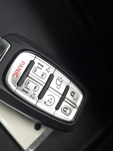 New 2026 Chrysler Pacifica Select image 25