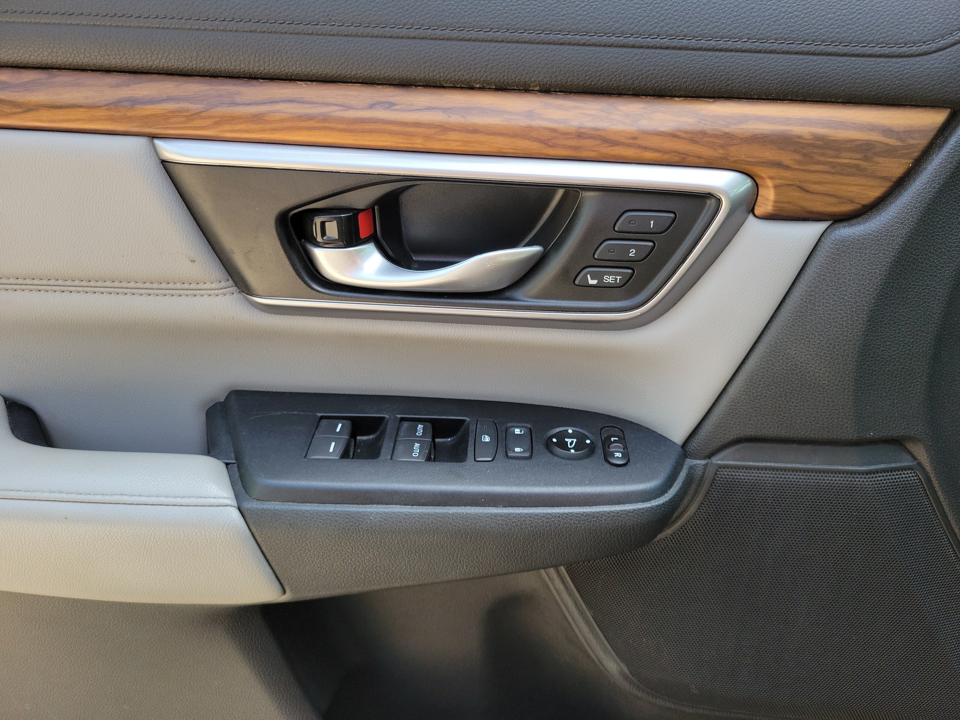 Used 2019 Honda CR-V Touring image 17