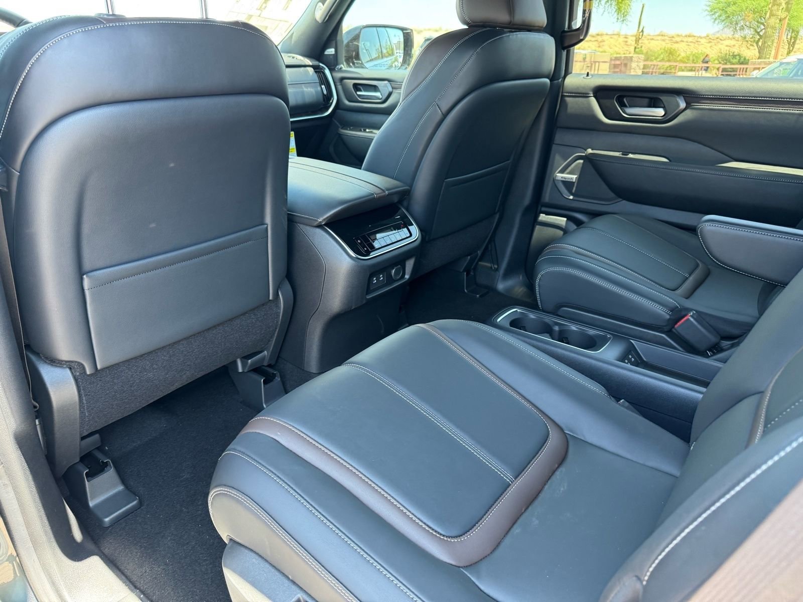 New 2025 Nissan Armada SL w/ Captain's Chari Seat Package image 23