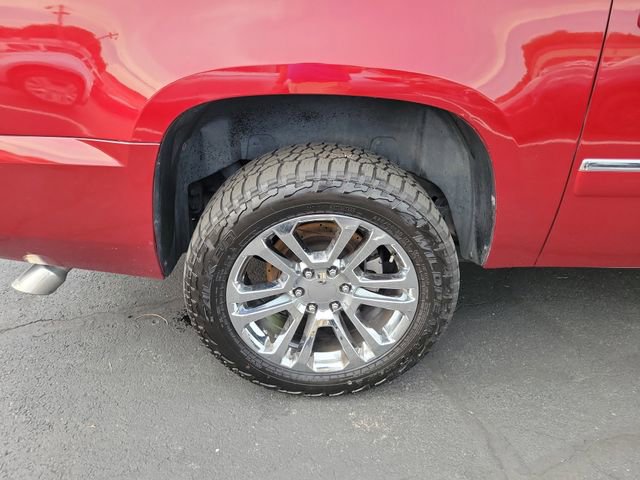 Used 2011 Chevrolet Suburban LT w/ Luxury Package image 22