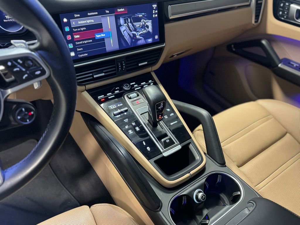 Certified 2023 Porsche Cayenne Platinum Edition image 25