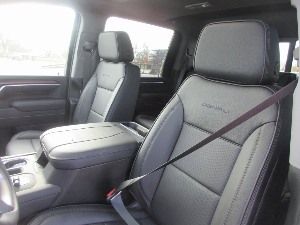 New 2026 GMC Sierra 2500 Denali w/ Denali Reserve Package image 14