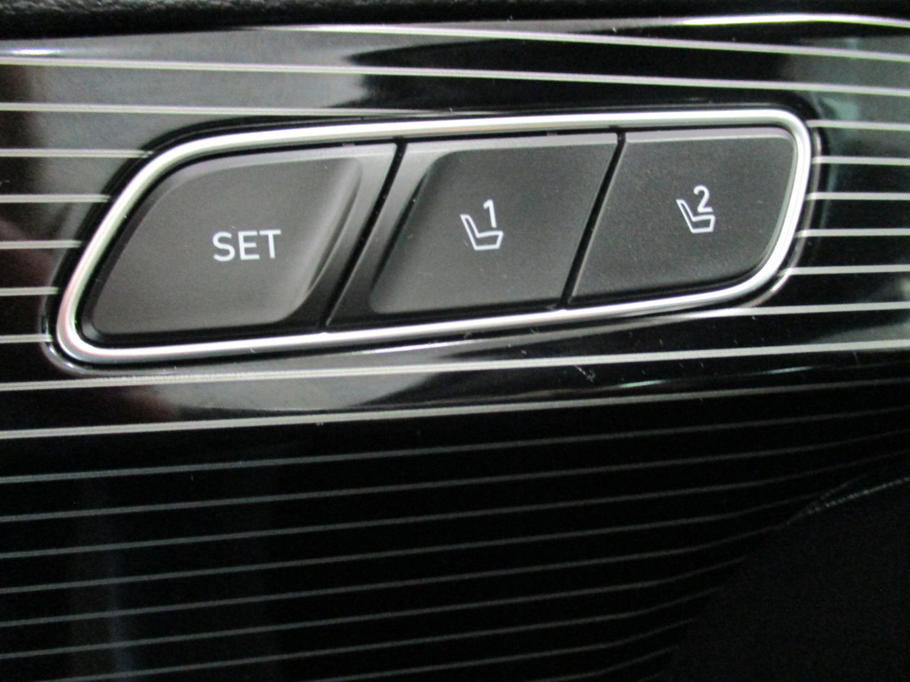 Used 2024 Hyundai Palisade Calligraphy image 21