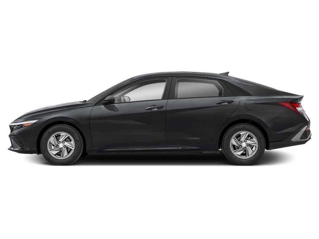 New 2026 Hyundai Elantra SE FWD image 3